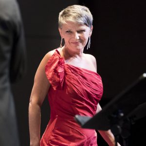 La solista Cornelia Horak CORNELIA HORAK CRUCERO FILARMONICA DE VIENA WIENER PHILARMONIKER KREUZFAHRTEN VIENNA PHILARMONIC CRUISE CRUCEROS MUSICA #CruceroFilarmonicadeViena #Musitour #MusicaClasica #CruceroMaryMusica